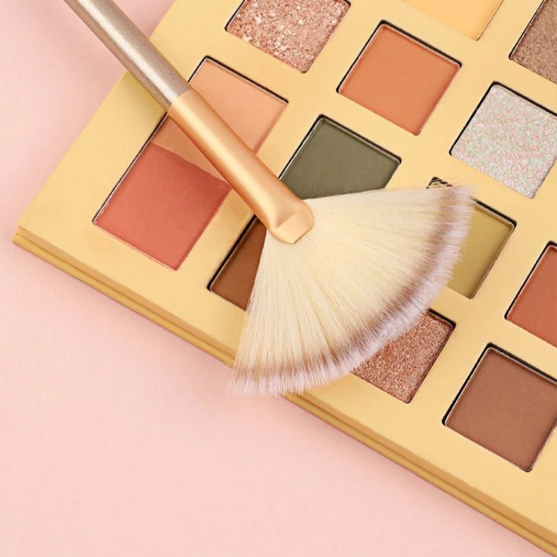 10/20/50PCS Multi-purpose Fan Shaped Brush Soft Highlighter Blusher Contour Loose Powder Brush Facial Mask Brush Beauty Tools - Velvet Haven