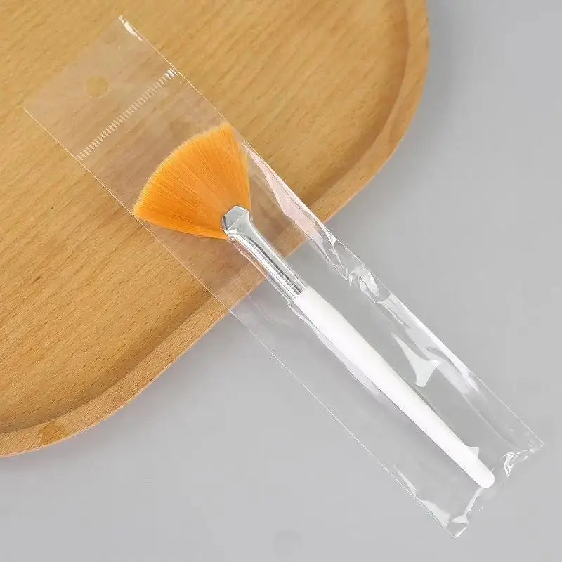 1Pcs Fan-Shaped Makeup Brush Facial Mask Brush Soft Applicator Brushes Facial Beauty Tool DIY Tool - Velvet Haven