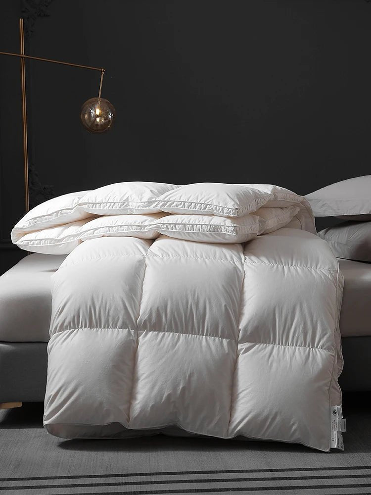 Luxurious Real Goose Down quilts duvets with a bulkiness of 800+ and a cleanliness of 1000+ Soft Comforter Warmth High Grade - Velvet Haven